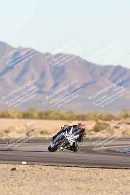 media/Dec-07-2025-CVMA (Sun) [[3e7d2de5dc]]/Race 18-Formula Twins-Formula 40 UL/